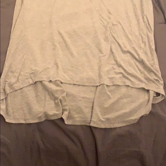 High-Low t-shirt - Picture 2 of 3